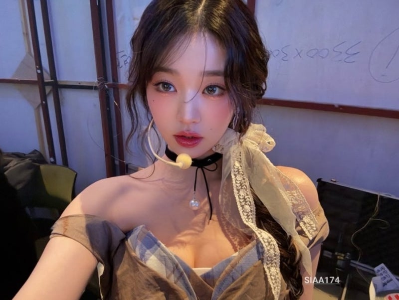 예뻐져서 성형의혹 받는 장원영 미모 변천사 zip (+아이즈원 시절)