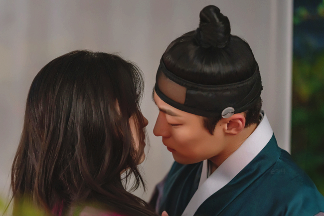 <b>체크인 한양</b> 13회 <b>정건주</b> 김지은과 배인혁 키스에 충격