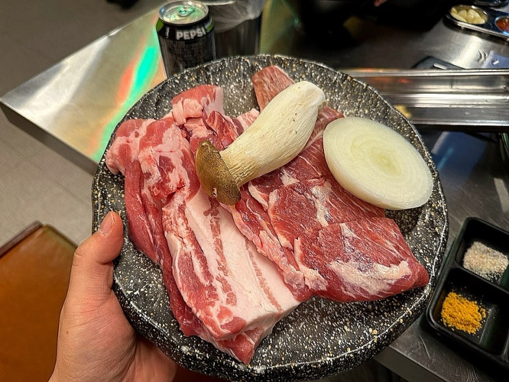  자양동 맛집 상구네 솥뚜껑 삼겹살