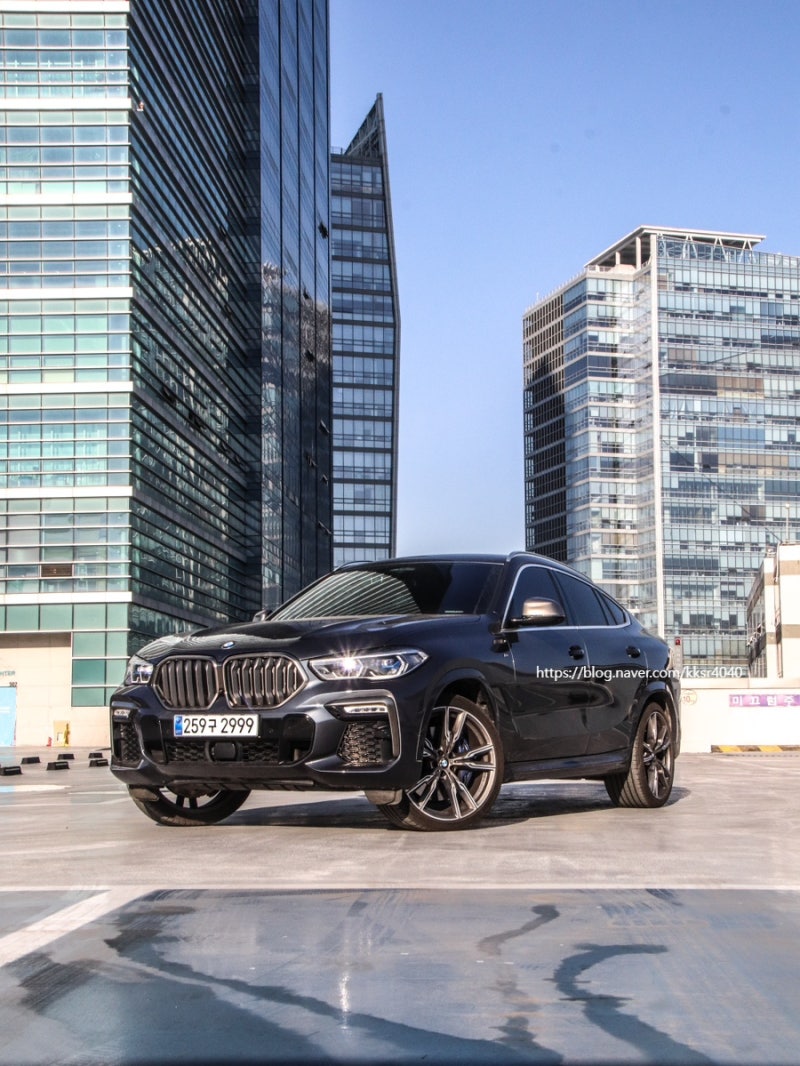 BMW X6 M50i 4년차 시승기, 순수하면서 강력하게 유혹하는 법