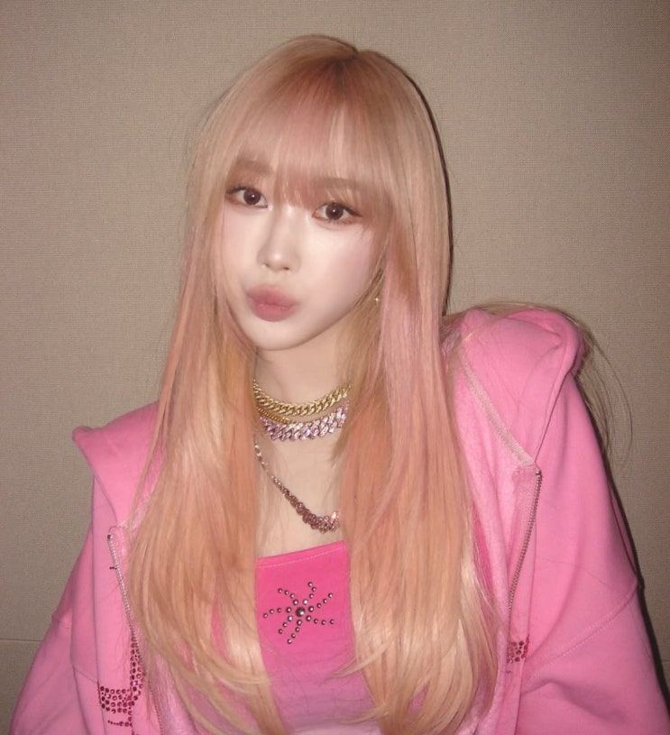  복정동 미용실에서 만나는 핑크블론드 염색, 사랑스러움과 트렌디함을 동시에!