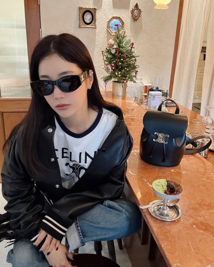  고급스런 세련미가 묻어나는 여자 가방 종류 가운데 여성 명품 브랜드 셀린느 보니 백팩이 인기 ft. 기은세