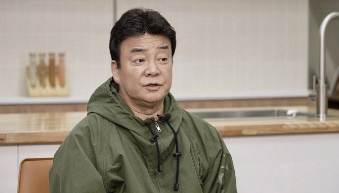 새해부터 시끄러운 <b>백종원</b>…‘빽햄’ <b>논란</b> 이어 <b>가스통</b> 신고까지