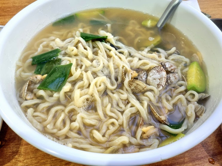  당산역 칼국수 맛집 | 바지락칼국수 & 아구찜, 보쌈
