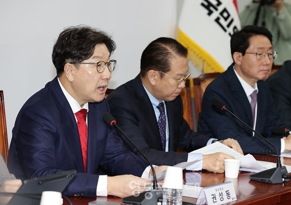 <b>권성동</b> “<b>이재명</b> 대표에게 묻겠다”