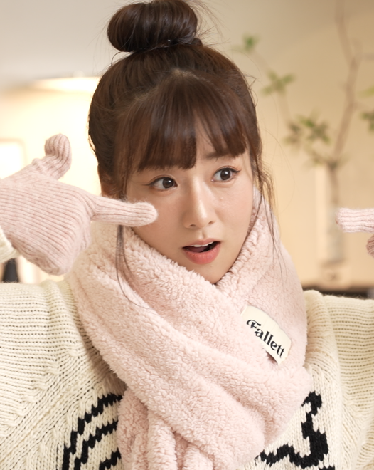  걸치기만 해도 꾸안꾸룩 완성? 패션 브랜드 팔렛 드로잉 가든 코위찬 집업 여자 니트 가디건 코디 추천 ft. 윤보미