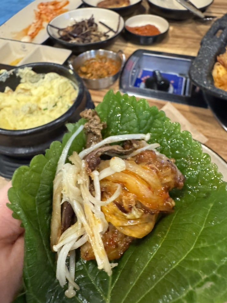  다산삼겹살맛집 다산쌈돼지 다양한 쌈채소와 함께 먹는 삼겹살