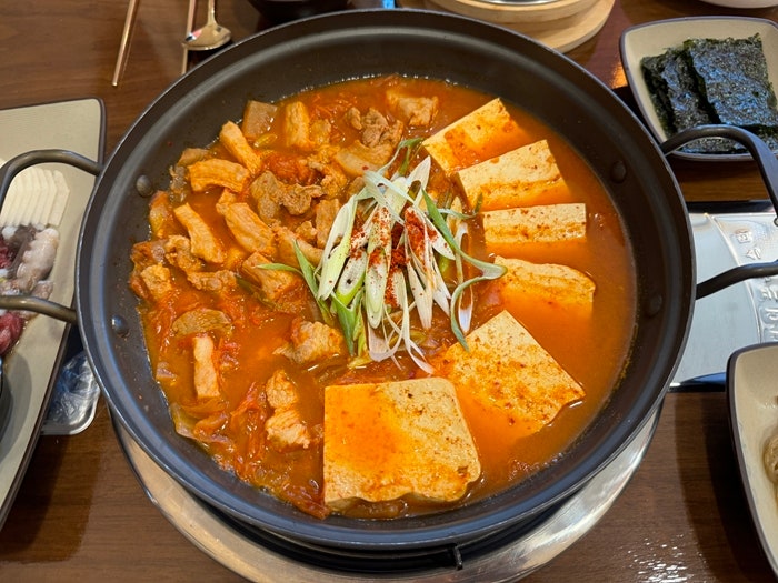  창원중동맛집 창원한옥집 중동점에서 김치찜과 찌개로 퇴근 후 힐링