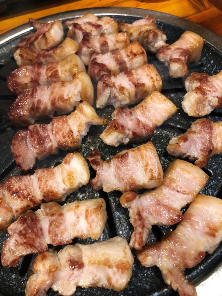 인천 송도 맛집 송도어멍 미나리 삼겹살 구워주는 고깃집