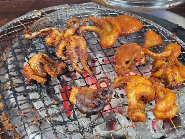  숯불에 구워먹는 쭈꾸미구이, 충무로쭈꾸미불고기 충무로본점 후기(쭈꾸미불고기, 키조개)