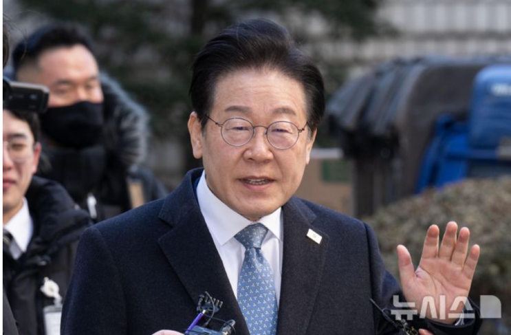 <b>이재명</b>, '공직<b>선거법</b> 위반' <b>2심</b> 재판부에 <b>위헌</b>법률<b>심판</b> 제청... 
