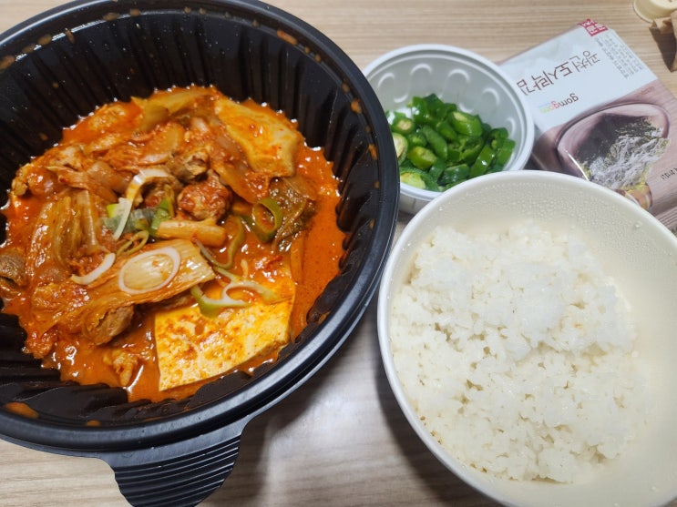  [강서구 배달] 김치두루치기 맛집 '쁢깔꼬 울루우', 특별한 이름만큼이나 특별한 맛