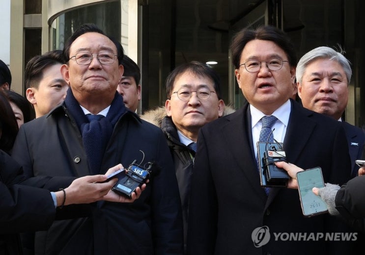 '울산시장 선거 의혹' <b>황운하</b>·<b>송철호</b> 2심 <b>무죄</b>… 1심 뒤집혀... 