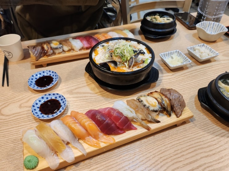  강동 스시 맛집 스시정 회가 두툼해요