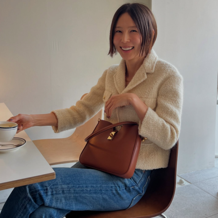  김나영 데일리룩 셀린느 신상백 까미유 코디