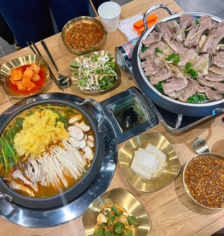  동탄 흑염소 맛집 : 몸보신과 회식, 모임 장소는 향촌흑염소 서동탄점