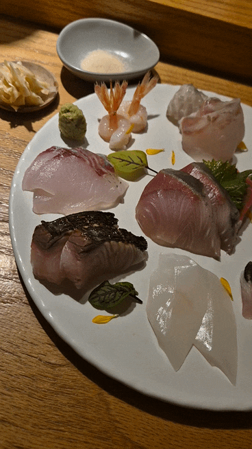 가로수길이자카야 소개팅 숙성회 맛집 화분