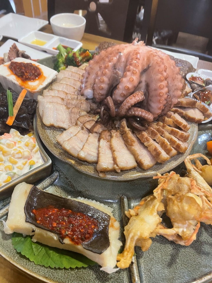  계양구청맛집에서 만나는 보쌈과 문어의 진수 다온황제해물문어보쌈 계양점