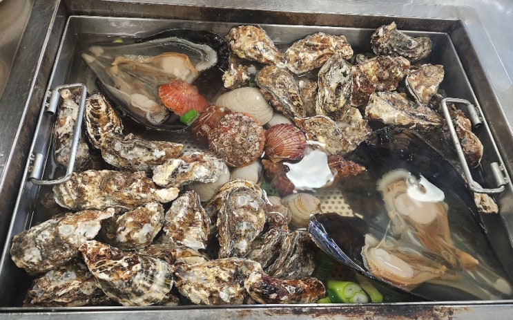 굴한마당 - 강동구 명일동 오래된 조개찜 & 굴찜 맛집! 추운날 이만한 안주가 없지