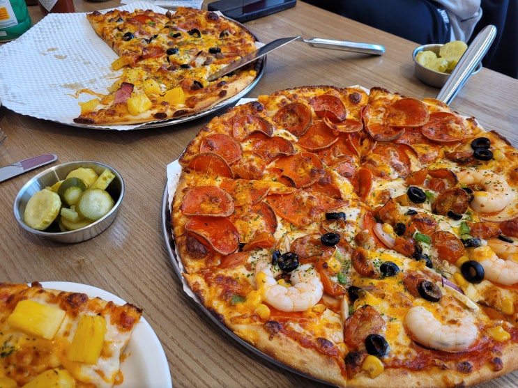 인천 <b>송도</b> 트리플스트리트 토핑이 넘치는 <b>피자</b> 맛집 치즈웨이브