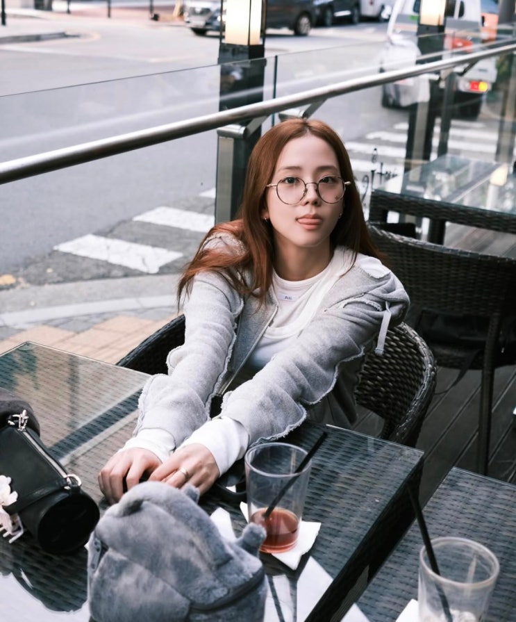  따뜻하고 고급스러운 당산동 미용실의 초코브라운 염색