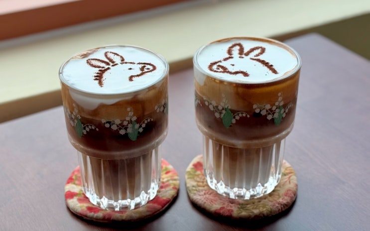  서산 한우목장 흰당나귀 커피 맛집 웰빙산책로 맞은편 문수사 근처 카페