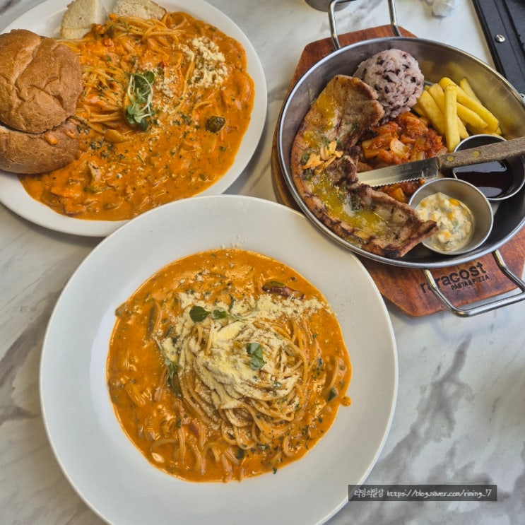  양산 평산동 맛집 내돈내산 솔직후기::라라코스트 양산평산점 (부대찌개 오일 파스타, 로제 빠네 파스타)