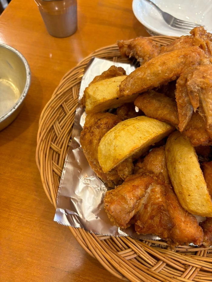  서울 부암동 치킨 맛집 계열사 방문후기 및 주차정보