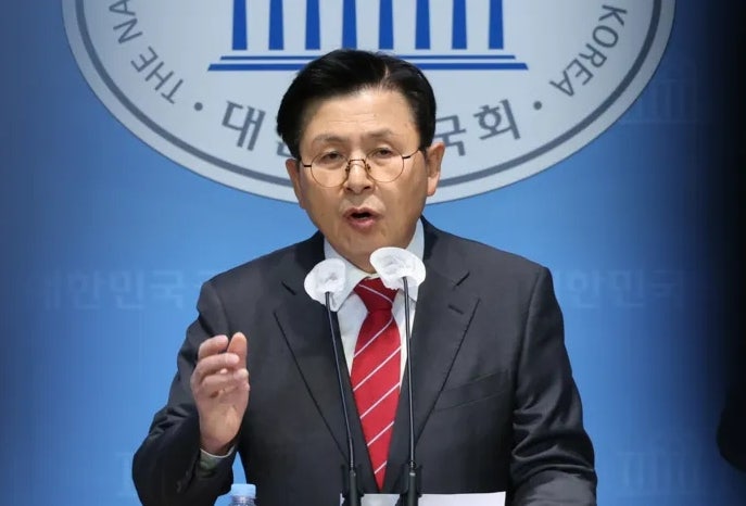 황교안, 윤석열 변호인단 합류… 내란 혐의 형사재판의 향방은? 황교안, 윤석열 변호인단 합류… 내란 혐의 형사재판의 향방은?