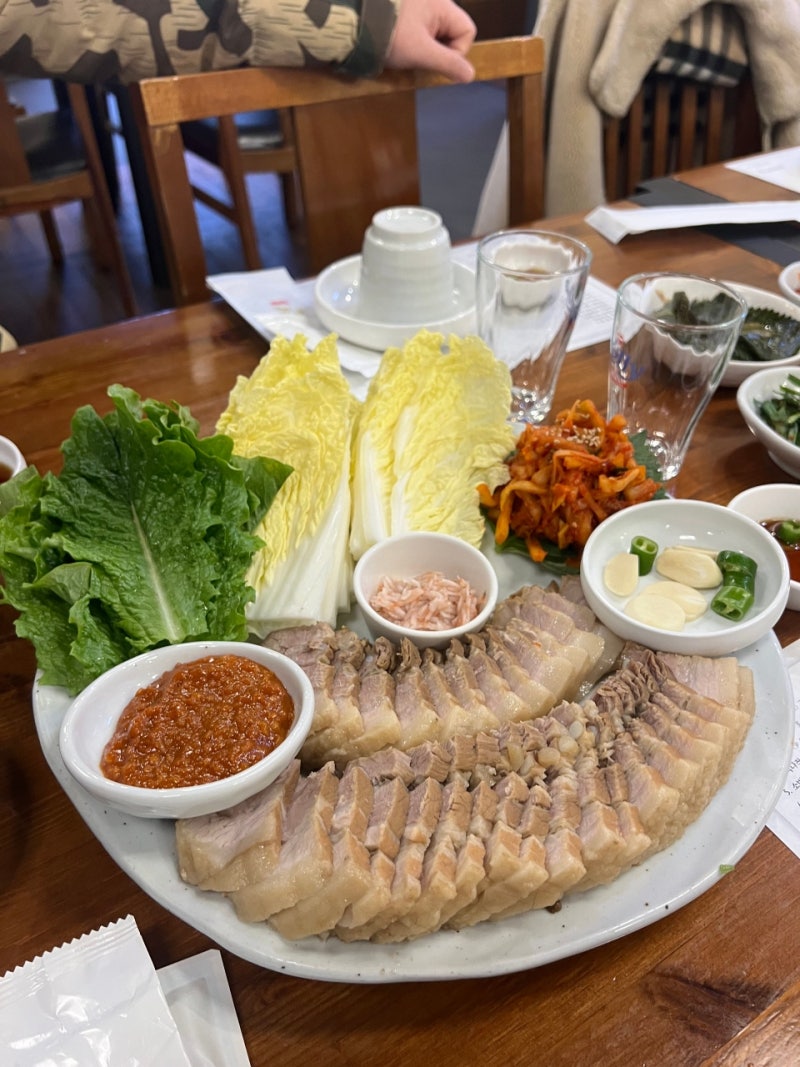 [서초역 맛집] 보쌈 맛집 '소연' / 와플 맛집 '카몽'