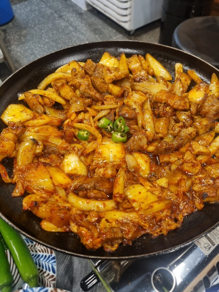  부천 송내 맛집 정통집 꽃껍데기, 돼지김치구이