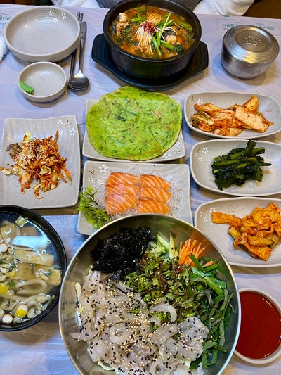  군산 생선탕맛집 바다애향기에서 우럭탕이랑 회덮밥 먹는 거 추천