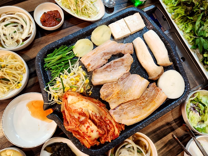  부천역맛집 한돈생돼지두루치기와 회식장소 추천