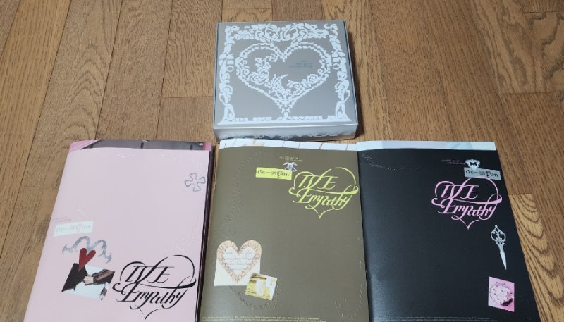 Unboxing IVE's  Album - Me / You / And us / LOVED IVE Versions