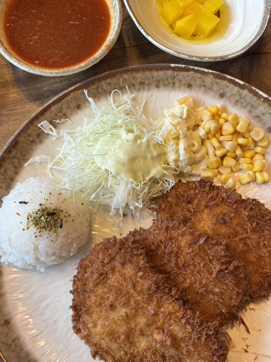  산본맛집 | 혼밥 하기 좋은 매콤돈가스 산본점 리뷰