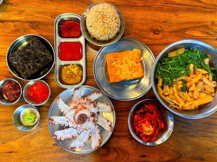  마곡 코엑스 맛집 문어집 푸짐한 돌문어 수육상차림