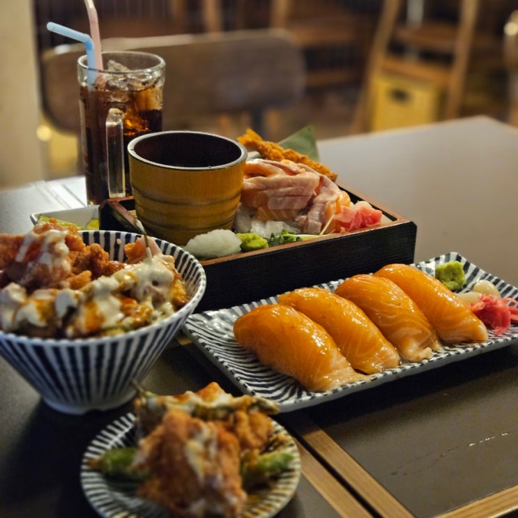  신논현 데이트 맛집, 쯔양이 사랑하는 연어국수 연하동 신논현점에서 먹자 !