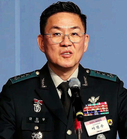 <b>이진우</b> <b>수방사령관</b> 프로필과 윤석열 대통령 탄핵심판 사건... 