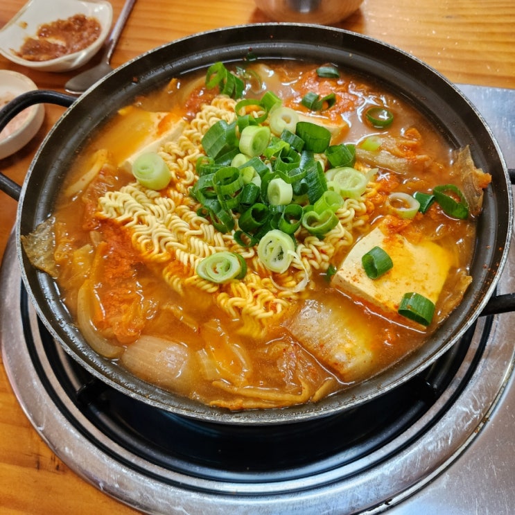  [찹쌀순대국]이지만 김치돼지찌개도 강추인 현지인 동네맛집