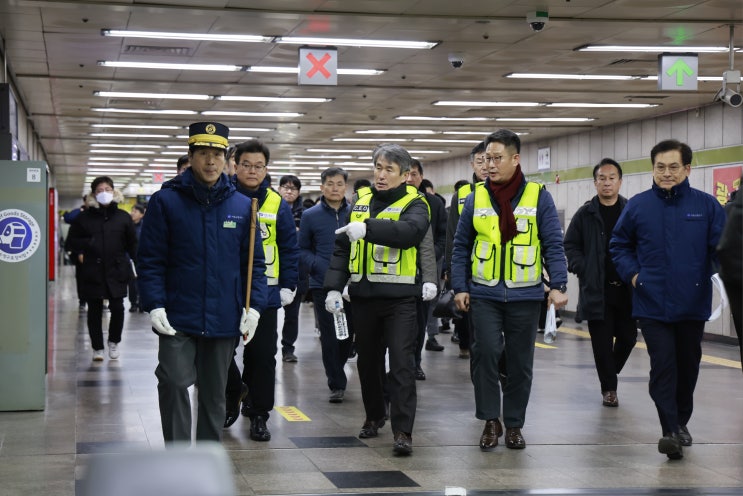  백호 서울교통공사 사장, 혼잡도 높은 가디역 현장 점검 [한국철도일보]