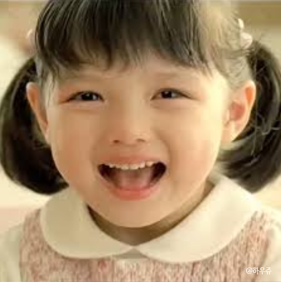 26세 아역출신 김유정 확바뀐 중단발 & 태닝 패션 근황