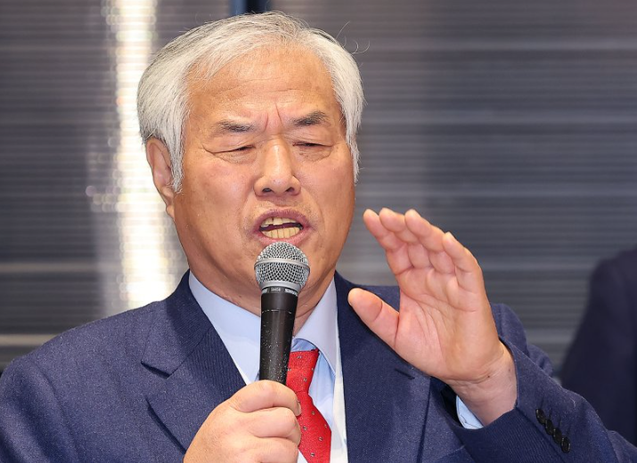 野 "<b>전광훈</b>, 내란선전·<b>서부지법 폭동 선동</b> 혐의로 고발" "테러... 