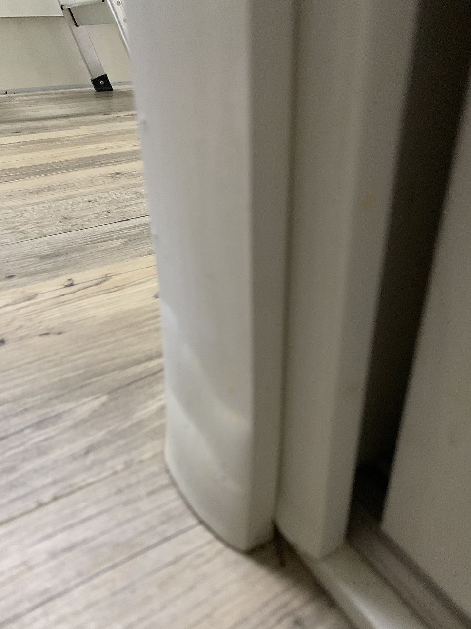 문틀시트지 보수 손상된 문틀몰딩 원상복구 서울강남