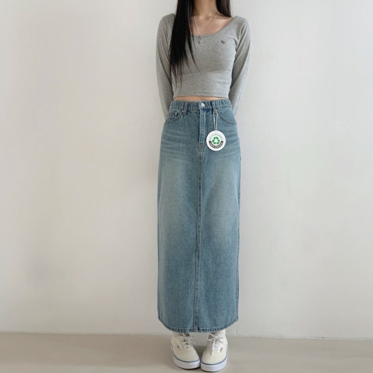  편안하고 트렌디한 봄·가을 필수 아이템! H라인 밴딩 중청 데님 롱 스커트로 완성하는 데일리 룩