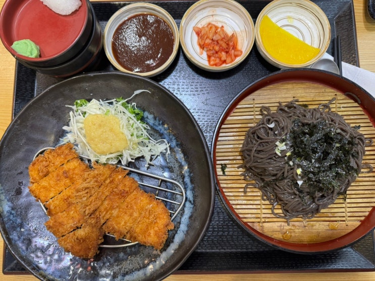부산 센텀 롯데백화점 6층 돈까스 "청담동소스"