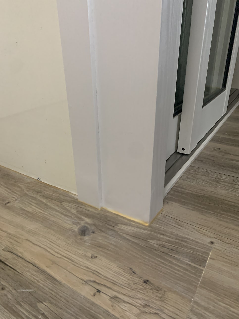 문틀시트지 보수 손상된 문틀몰딩 원상복구 서울강남