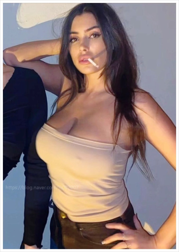  비앙카 센소리 파격 뒤 진짜 사연? 칸예 웨스트 가스라이팅 논란 팬츠리스 패션 노출증 정신병인가?