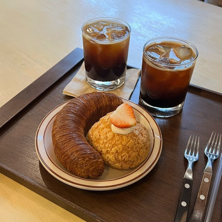  [울산 카페] 삼산 만 겹 크루아상이  맛있는 감성 디저트 카페 프레즐리