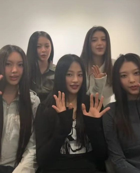 뉴진스(NJZ), 새 소속사 예고 "하이브(어도어)로부터 학대받아...잘못 없기에 두렵지 않다" 뉴진스(NJZ), 새 소속사 예고 "하이브(어도어)로부터 학대받아...잘못 없기에 두렵지 않다"