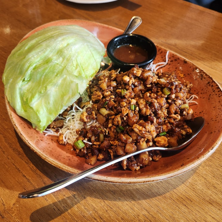  롯데월드몰 맛집 석촌호수 뷰가 좋은 퓨전레스토랑 '피에프창 롯데월드몰점'